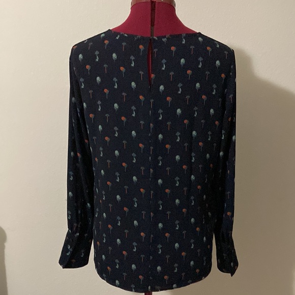 Ann Taylor petite black long sleeves blouse size SP print of small trees - Picture 2 of 7